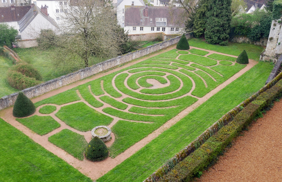 Labyrinthe du jardin de l'évêché à Chartres